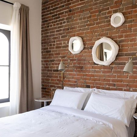 Maison Place Jacques-Cartier By Luxury In Transit Montreal Bagian luar foto