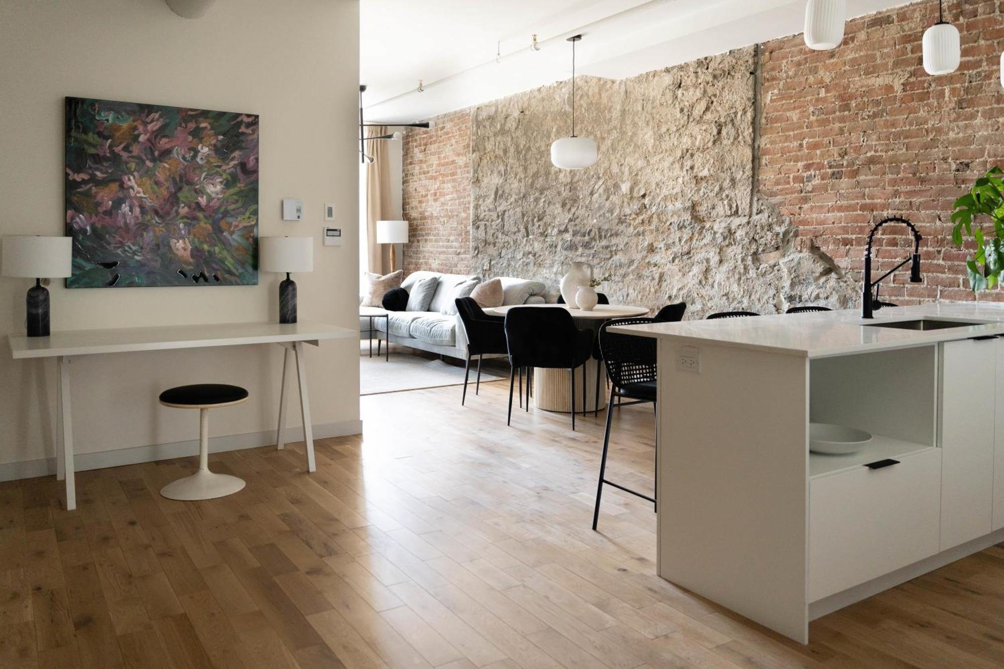 Maison Place Jacques-Cartier By Luxury In Transit Montreal Bagian luar foto